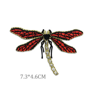 dimension Patch brodé libéllule avec bord doré - 7.3cm x 4.6cm couleur Rouge