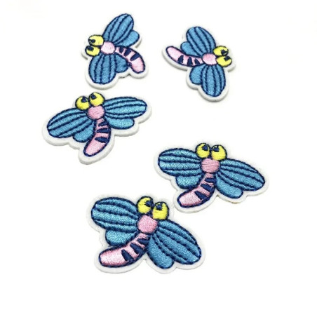 Vue détaillée Petits patches libéllule bleu rose thermocollants brodés - 3cm x 4cm 