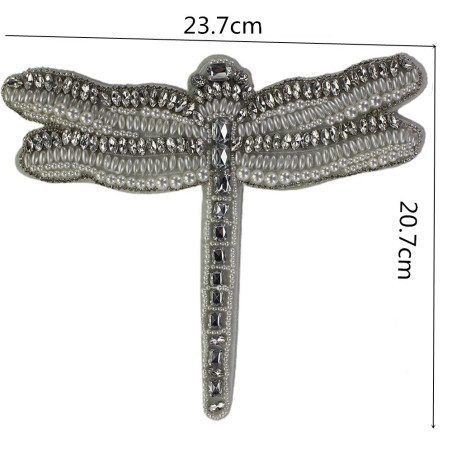Dimensions Grand patch à coudre libellule en strass argentés - 23.7cm x 20.7cm