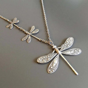 Vue générale Collier Pendentif Libellule Éclat d'Argent