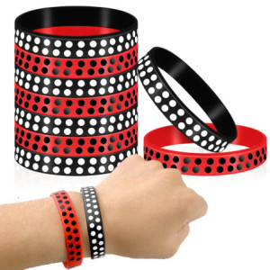 Vue Portée Bracelet Coccinelle en Silicone pour faire la fête !