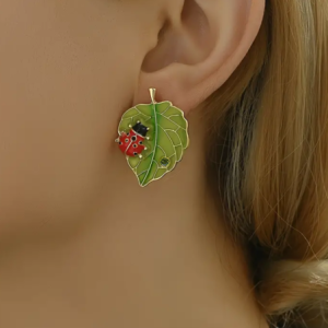 Vue Portée Boucles d'Oreilles Coccinelle et Feuille - 2 couleurs au choix !