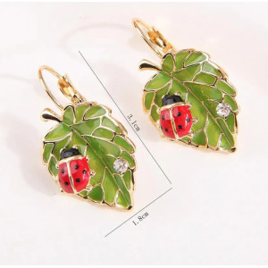 Dimensions Boucles d'Oreilles Pendantes Coccinelle et Feuille