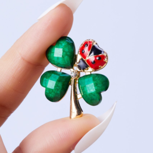 Broche Coccinelle Trèfle Porte-Bonheur