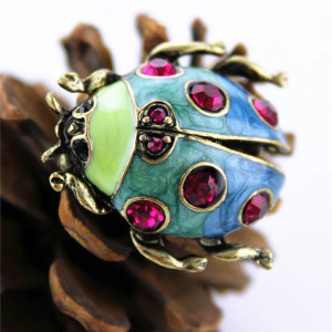 Avant Broche Coccinelle Précieuse Couleur Vert