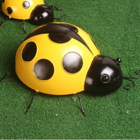 Magnifique Décoration Murale Coccinelle Jaune 3D en Métal - 16 cm