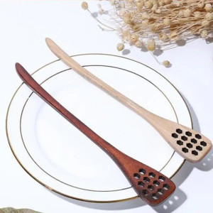 Détails Cuillère trouée en bois pour le miel ou pour bien remuer