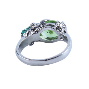 vue dessous de la Bague Grenouille Nénuphar Enchanté - Bijou Élégant et Unique