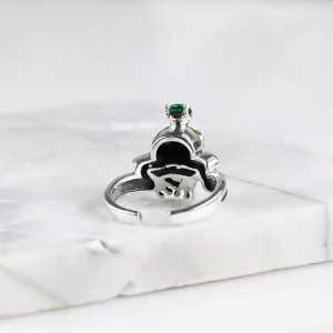 vue dessus de la Bague Grenouille Princesse Émeraude