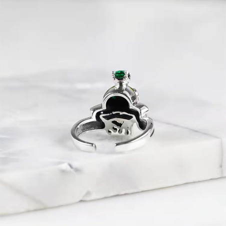 vue dessus de la Bague Grenouille Princesse Émeraude