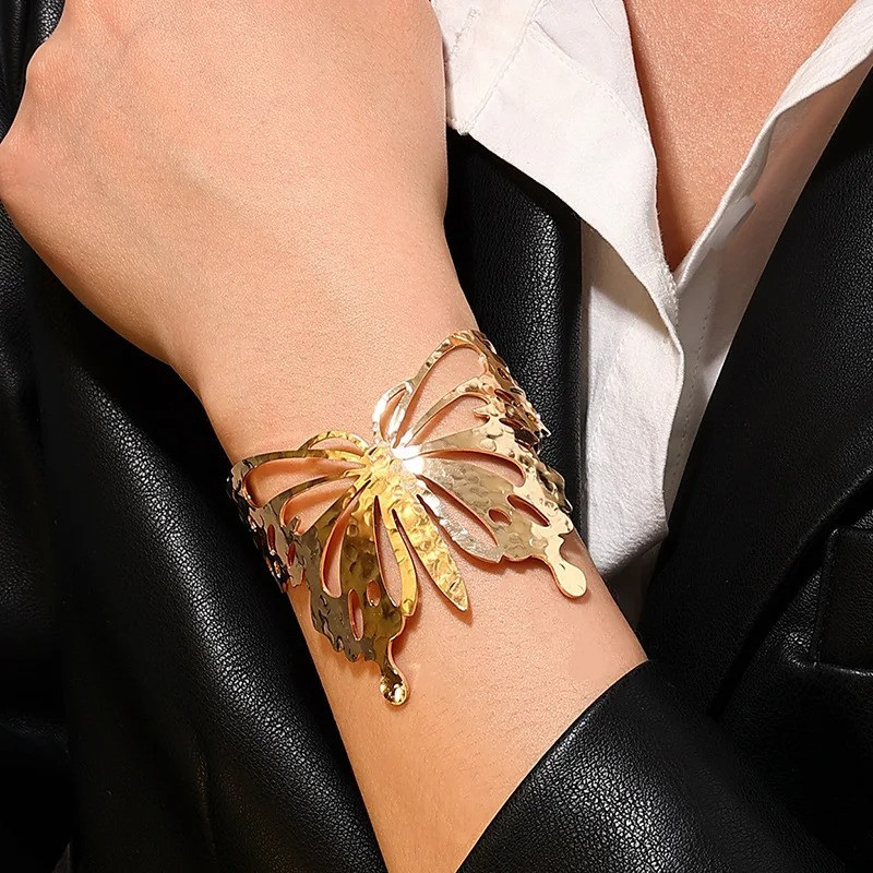 Pulsera Mariposa Dorada y Plateada 'Destello de Libertad'