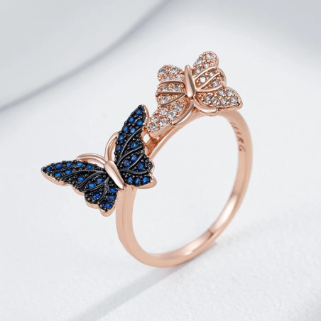 Anillo Mariposa Dúo Brillante – Joya Elegante de Oro Rosa
