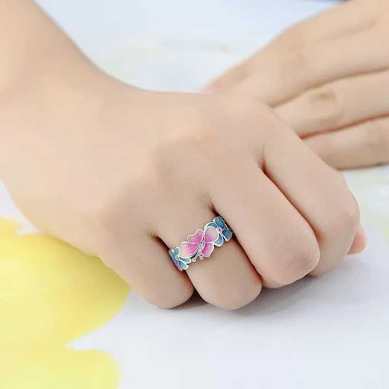 Anillo Mariposa Brillo Primaveral – Joya Colorida en Plata 925