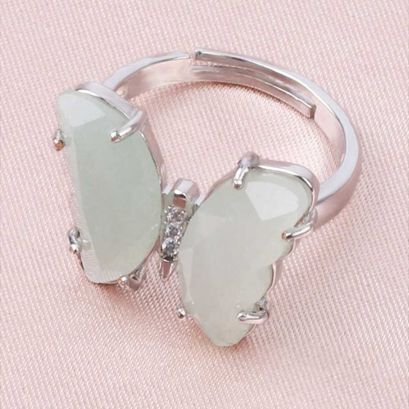Anillo Mariposa de Cuarzo Blanco | Joya Ajustable y Original