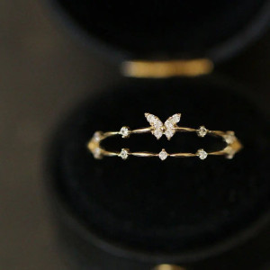 Anillo Mariposa Destellos de Diamante - Refinamiento y Brillo