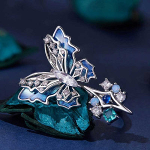 Anillo Mariposa Cristalina con Circonitas | Joya Elegante