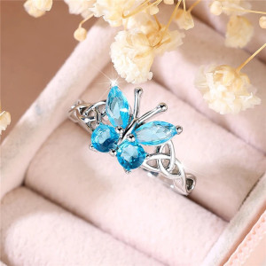 Anillo Mariposa Azul 'Destello Zafiro' – Joya Mágica y Única