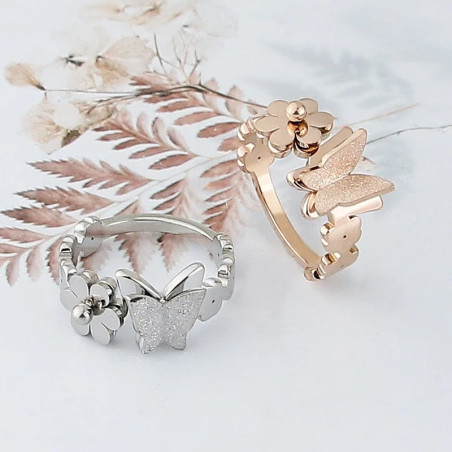Anillo Mariposa 'Dulzura Floral' - Elegancia en Oro y Plata