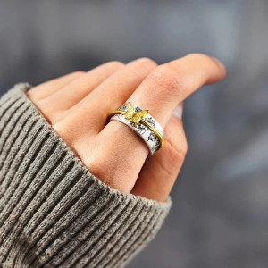 Anillo Mariposa 'Abrazo Floral' Vintage - Elegancia y Poesía