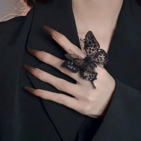 Anillo Mariposa 'Misterio Negro Gótico Chic' - Elegancia y Misterio