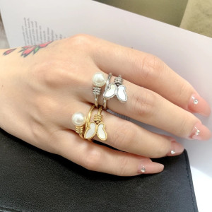 Anillo Mariposa 'Perla Radiante' - Elegancia y Refinamiento