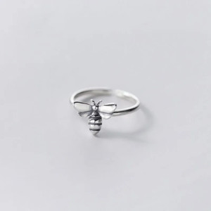 Anillo de Abeja en Cobre | Joyería Minimalista y Original