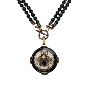 Collar Abeja Majestad Nocturna | Joya Elegante Cobre y Resina