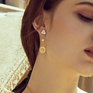 Pendientes Abeja 'Péndulo Real' - Elegancia en Plata de Ley