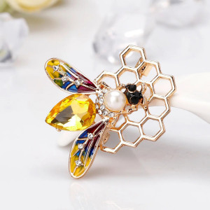 Broche Abeja 'Tesoro de la Colmena' - Joya Dorada con Perla