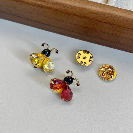 Pin Abeja "Crystal Bee" – Elegancia en Dorado y Plateado