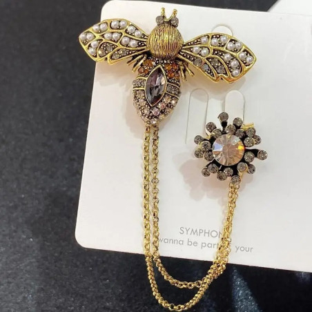 Broche Abeja Majestad Sol – Elegancia Real con Cadenas Estrás