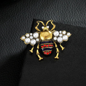 Broche Abeja Imperial | Joya Original con Elegancia Real