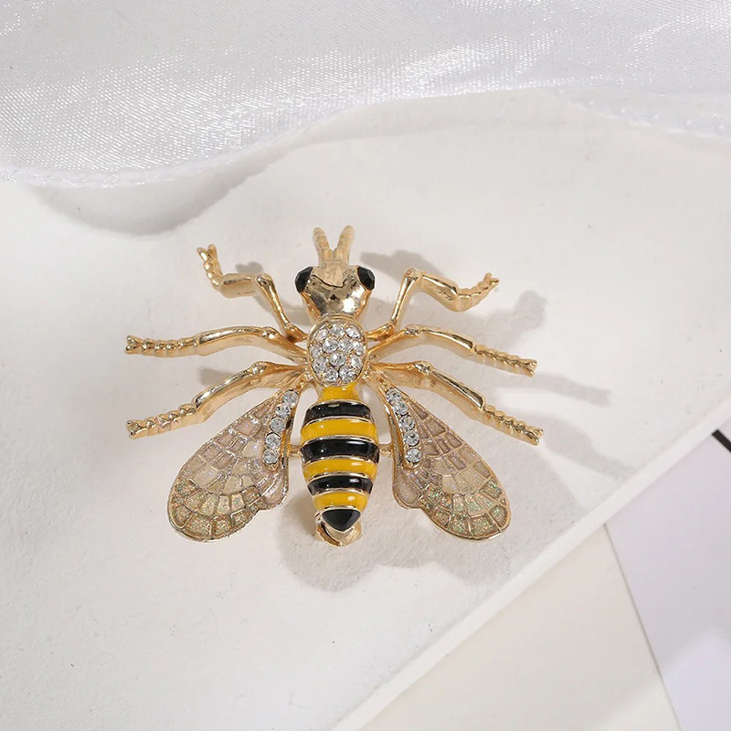 Broche Abeja Aurora | Joya Dorada Elegante y Original