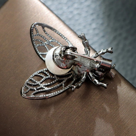Broche Abeja Majestad Gótica - Joya Elegante y Misteriosa