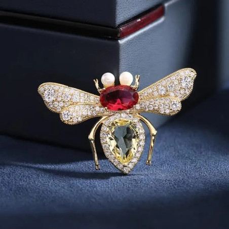 Broche de Abeja Prestigio Real | Joya Elegante y Original