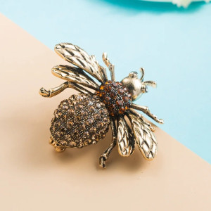 Broche Abeja Mística Deslumbrante - Joya Elegante y Única