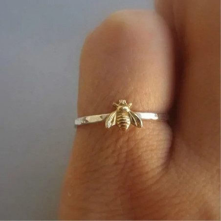Anillo Abeja de Plata de Ley 925 - ¡Elegancia y Sencillez!