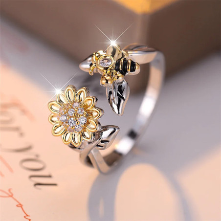Anillo Abeja Ajustable 'Recolectora del Sol' - Circonita