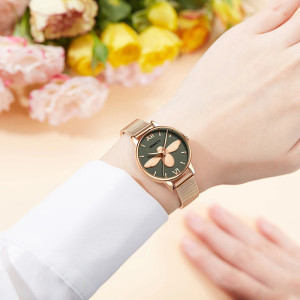 Reloj Abeja 'Esmeralda Dorada' | Elegancia y Estilo Único