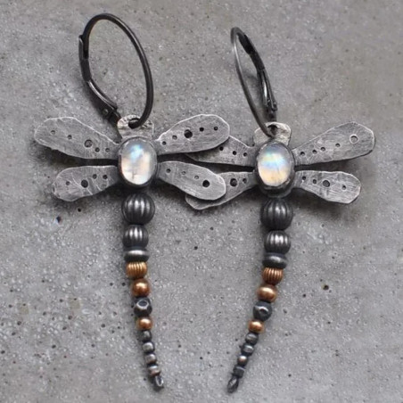 Pendientes de Libélula Vintage – Elegancia y Encanto Atemporal
