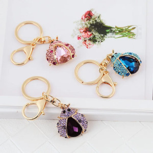 Llavero Joya Mariquita con Cristales – Elegancia y Brillo