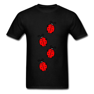 Camiseta de Mariquita Unisex | Amuleto de Suerte y Estilo