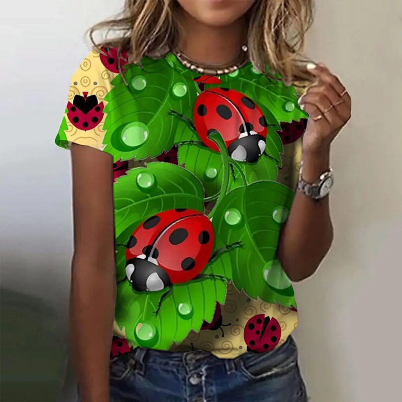Camiseta Mariquita "Jardín Encantado" – Naturaleza y Elegancia