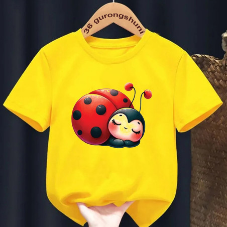Camiseta Infantil Mariquita Soñadora - Suavidad y Confort