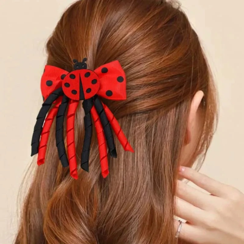 Horquillas de Pelo Mariquita – Elegancia Natural y Original
