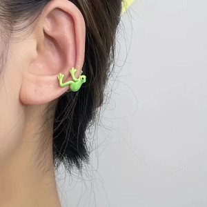 Pendientes Rana Esmeralda – Elegancia y Originalidad