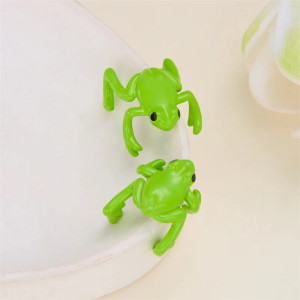 Pendientes Rana Esmeralda – Elegancia y Originalidad