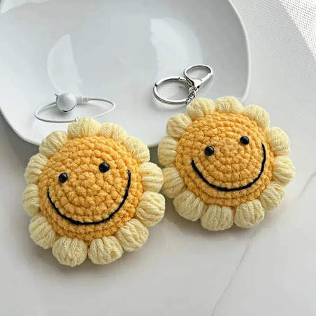 Llavero Sol Sonriente a Crochet | Regalo Original y Divertido