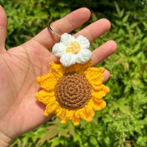 Llavero Flor & Girasol Hecho a Mano – Dúo Ganchillo Abeja