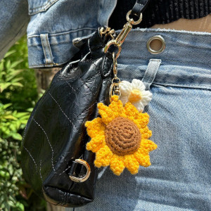 Llavero Flor & Girasol Hecho a Mano – Dúo Ganchillo Abeja